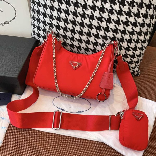 

2021 hobo nylon chest pack sliver chain armpit bags vintage menger crossbody handbags fashing designer luxury brand women shoulder bag