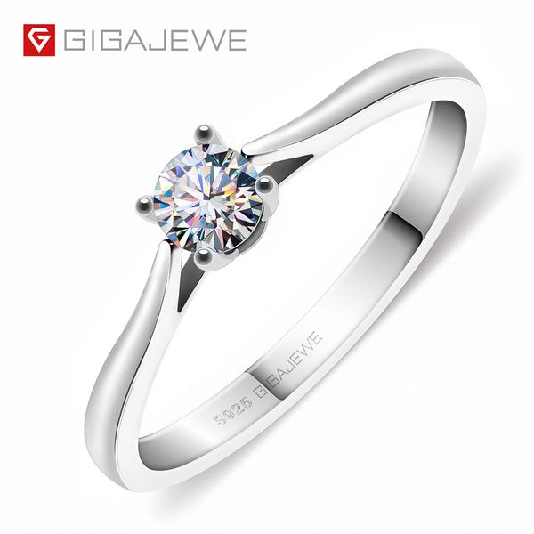 

gigajewe 0.3ct 4mm round cut ef vvs1 moissanite 925 silver ring diamond test passed fashion claw setting women girlfriend gift gmsr-037, Slivery;golden