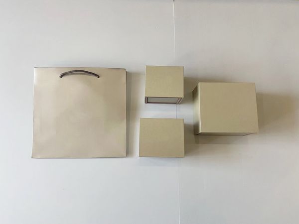 Avrupa Amerika Tasarımcısı Moda Stil Altın Baskılı Desen CH Mektup Takı Setleri Kutuları Kolye Bilezik Küpe Kutusu Hediye Çantası