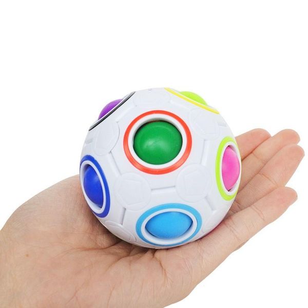 Großhandel Rainbow Ball Cube Dekompressionsspielzeug lindert Stress Zappeln Kinder Erwachsene Fußball Lernspielzeug