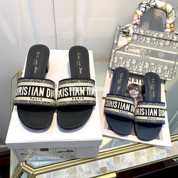 

summer flat bottom wear embroidered and printed slippers omge zmm, Black