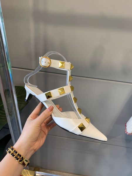 

new three-strap women's sandals, hardware rivets, unique design, fashionable and luxurious, size 34-41, Black