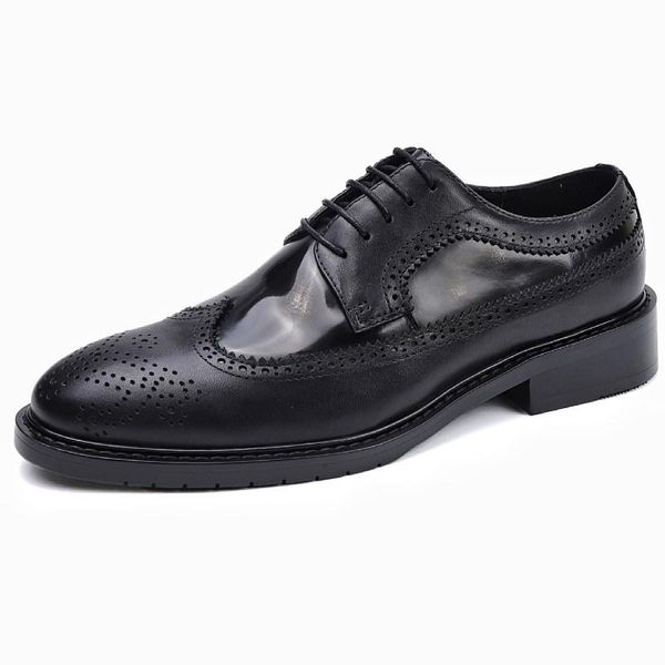 

or designs on woodwork brock leather shoes men business suits black lace a undertakes to round head men's dress