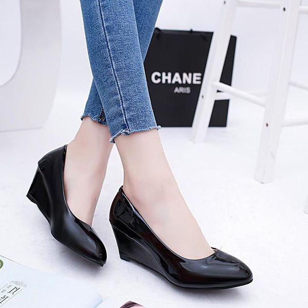 

dress shoes women's 2021 autumn round head wedge single comfortable casual middle-aged mother, Black