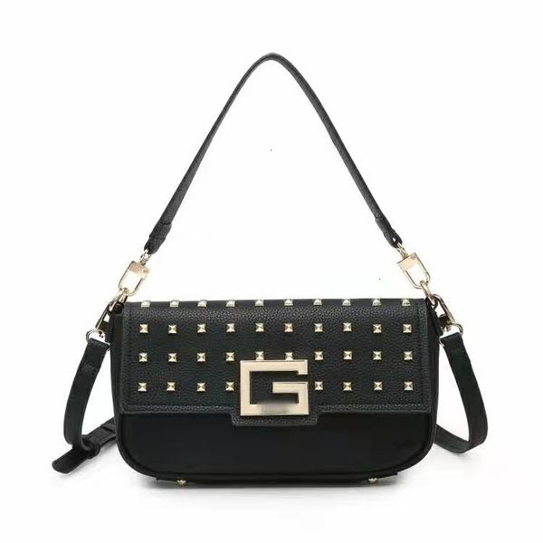 

2021 gues new willow nail armpit women's one shoulder diagonal span bag fashion