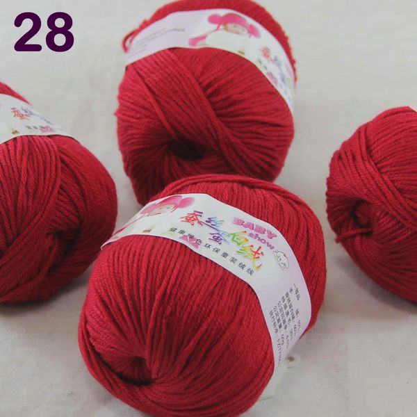 

sale lot 4balls x 50g cashmere silk velvet children yarn hand knitting 18-28-4 really red, Black;white