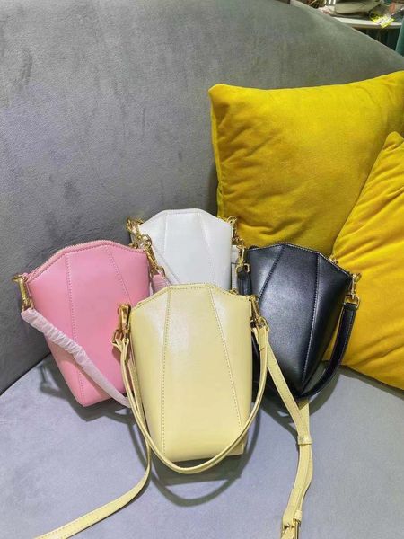

design hand shell cowhide mobile phone single shoulder cross mini bag armpit bag essential item for spring and summer, Red;black