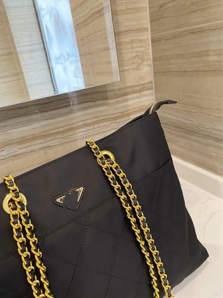 

korean women 2021 luxurys vertical handbags square rhombic solid single big tote three dimensional magnetic buckle black pb5q