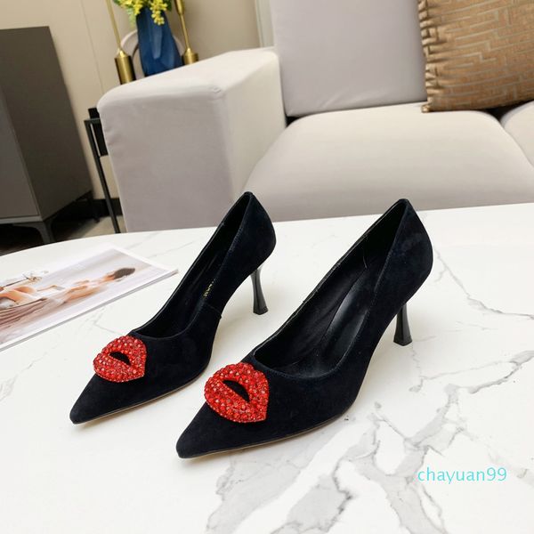 2021 Женская обувь с красными губами и пламенем, кожная скольжение кожи, супер классический монтажный водяной рот, модный каблук 6,5 мм черный