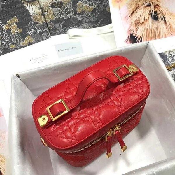 

designer luxury bag high-end fashion quality famous make up toiletry pouch makeups makeup s multi-function color is more women's leathe