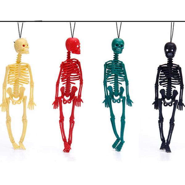 Retro Schlüsselkette Spielzeug Replik Luminous Skull Skeleton Halloween Model Game Keychain Decor Party Requisite Spielzeug Keyring Accessoires G1019