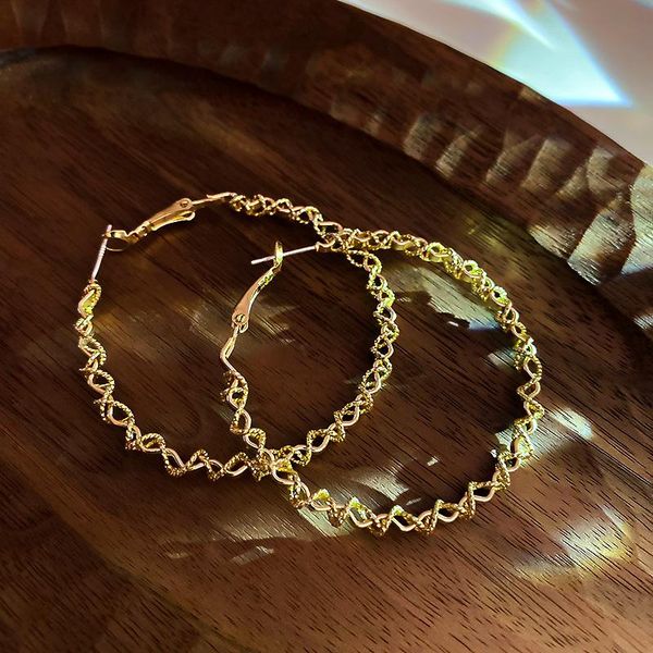 

metal winding ear ring design sense circle earrings female 2021 trendy atmosphere net red jewelry stud, Golden;silver