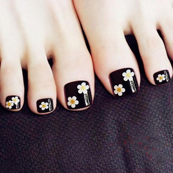 

false nails 24pcs small flower printed toenails patch black glue type removable short paragraph fashion manicure toenail, Red;gold