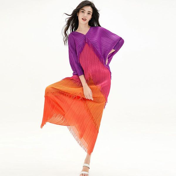 

casual dresses 2021 autumn fringed dress miyake pleated v-neck hit color bat sleeve loose large folda thin one step skirts for woman, Black;gray