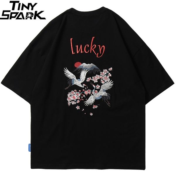 

hip hop t shirt men japanese streetwear embroidery crane sakura lucky t-shirt japan style harajuku tshirt cotton tees 210329, White;black