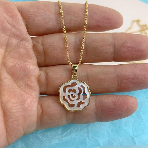 

pendant necklaces 2021 14kgf nature pearl rose flower necklace women lover holiday anniversary gifts jewelry wholesale, Silver