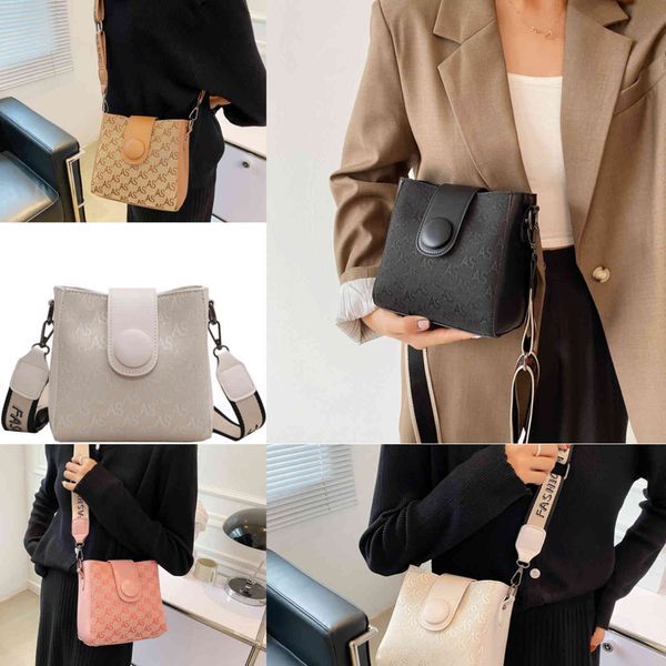 

design wide shoulder strap small bag women's new fashion versatile messenger style bucket bag purses outlet