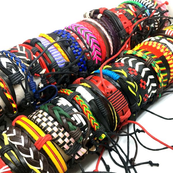 Atacado 50 pcs homens mulheres manguito pulseiras handmade couro preto marrom multi-color mix estilos de moda jóias festa favor presentes com uma embalagem de caixa de papel