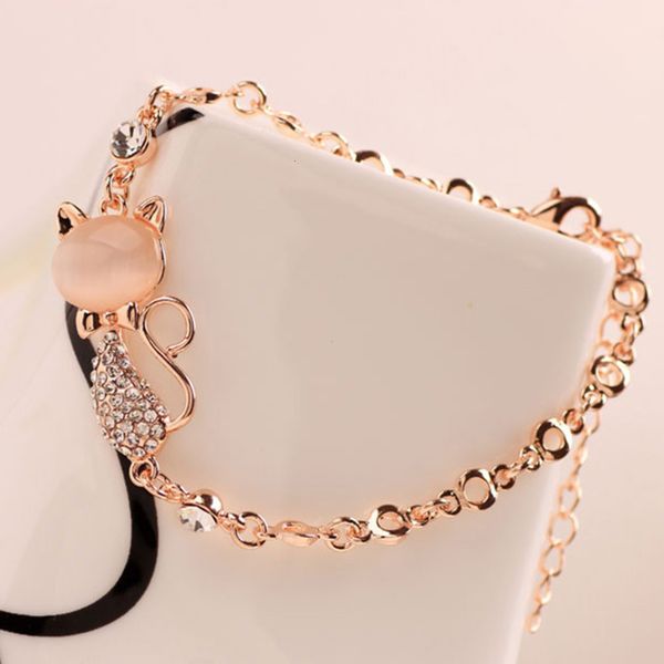 

hand catenary korean jewelry fashion delicate cat's eye stone cat flash diamond bracelet women's bracelet, Golden;silver