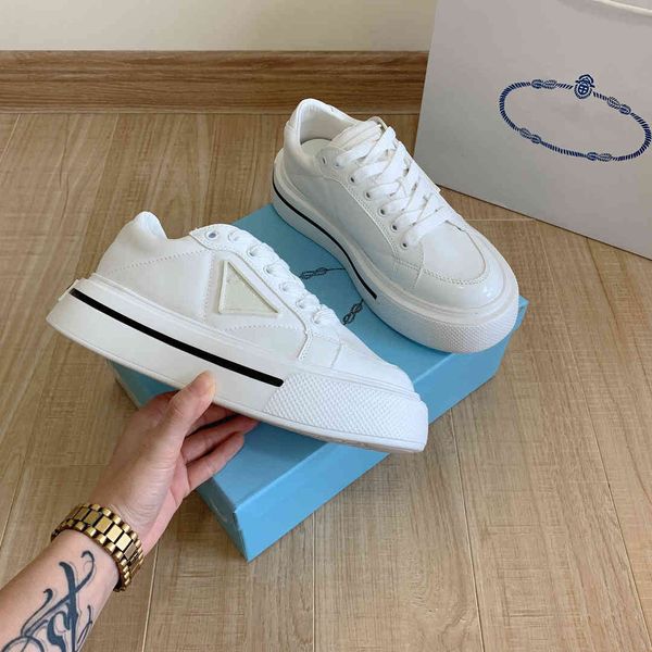

high version thick soled small white shoes women's new triangular sports versatile board elevated muffin outlets, Black