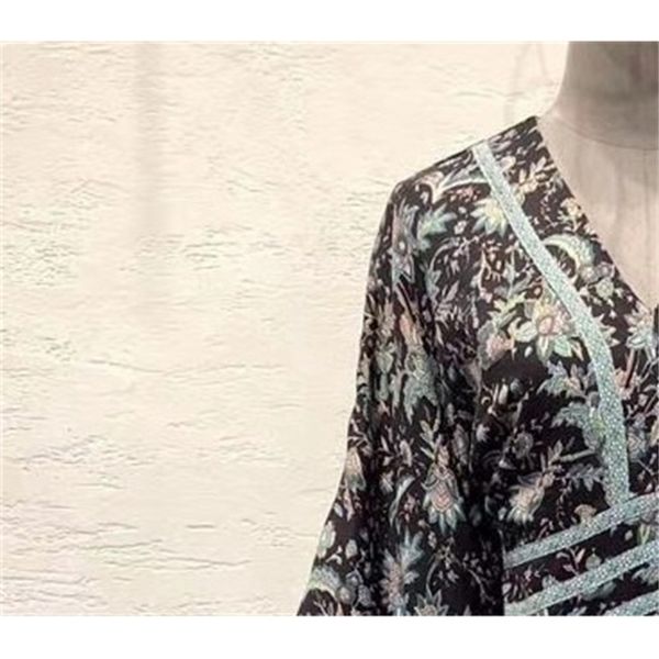 

dress v-neck 3/4-sleeve waist floral with flared sleeves 7h57, Black;gray