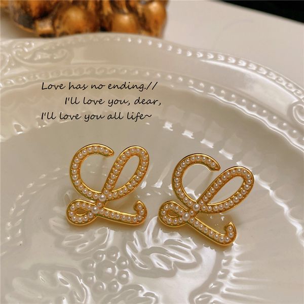

special offer 70% off luxury jewelry jia's new letter pearl curve earrings, Golden