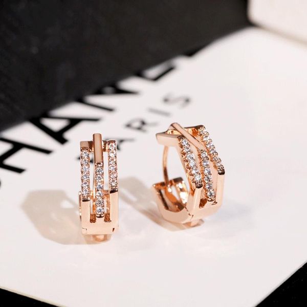 

hoop & huggie personalized micro-set earrings delicate multi-layer punk ear clip simple advanced sense design buckle earring wholesale, Golden;silver