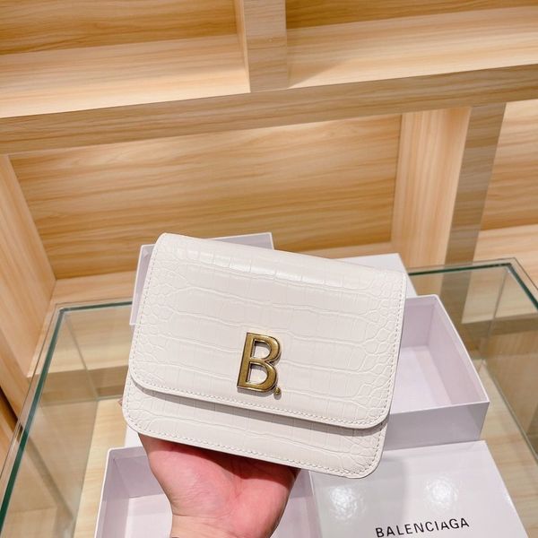 

b bright crocodile skin sheepskin women's messenger tofu bag 2021 new barista[it will be finished on may 8]