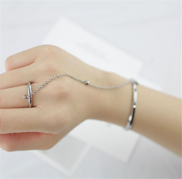 

link, chain 316l stainless steel splicing ring bracelet in one, the same simple titanium for girlfriends no fade, Black