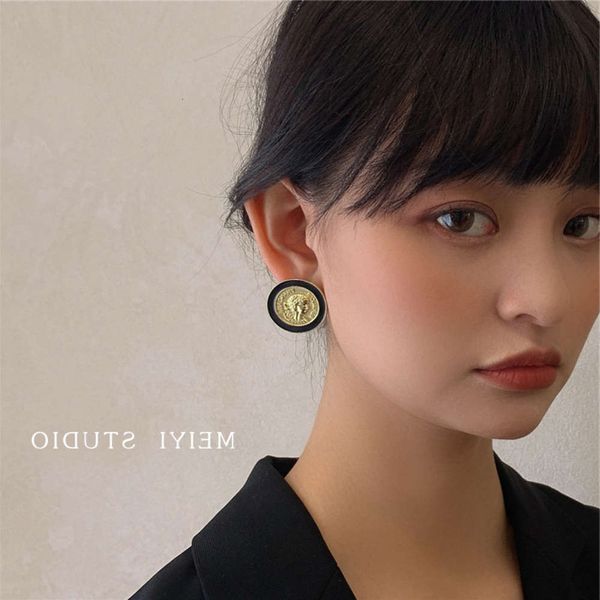 

cool style simple portrait coin earrings fashion women