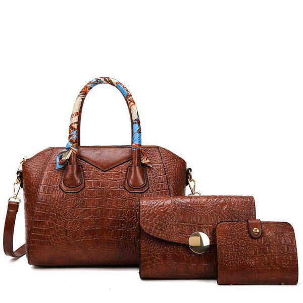 

pattern large capacity child mother multi piece set fashion women's bag embossed single shoulder bag msenger