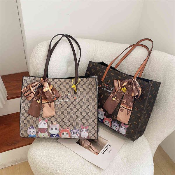 

2022 factory wholesale fashion shoulder personalized printed silk scarf accessories tot versatile underarm women's bag