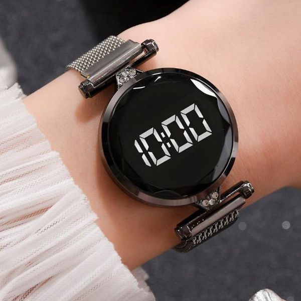 

wristwatches women's watches fashion sports alloy magnet ore glass dial quartz watch luxury digital wrist clock montre femme, Slivery;brown