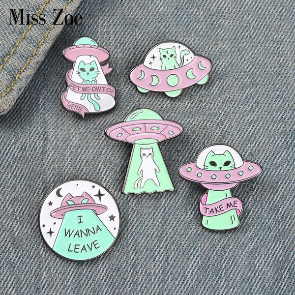 

pins, brooches 'escape here' alien cat enamel pins funny bag brooch lapel badge cartoon science fiction jewelry gift for kids frie, Gray