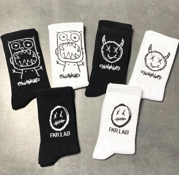 Homens meias de algodão japonês padrão desenhos animados estilo hip hop estilo respirável meados tubo meias skate meias macio me sock para homens gaiers