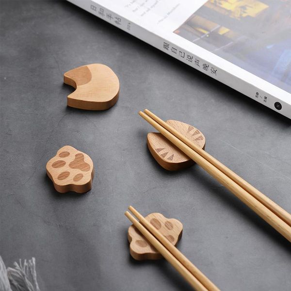 

japanese style pointed primary color beech chopsticks wooden cat chopstick rest kitchen cartoon tableware