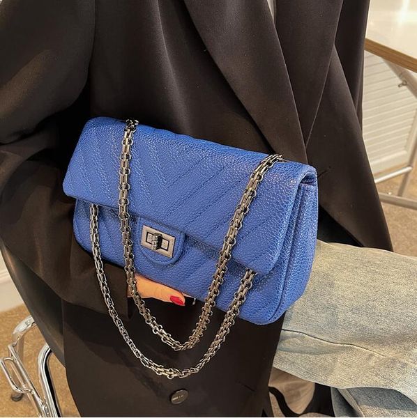 

wholesale factory ladies shoulder bags this year popular clamshell blue chain bag classic sewing fashion backpack street trend striped handb