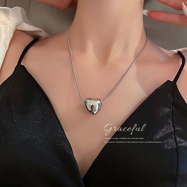 

amulet pendants love pendant necklace peach heart hip hop sweet cool wind neck chain korean minority design net red clavicle, Golden;silver