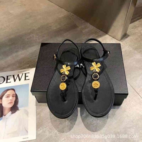 

2021 summer new fragrance fairy sandals casual flat heel versatile clip foot diamond beach, Black