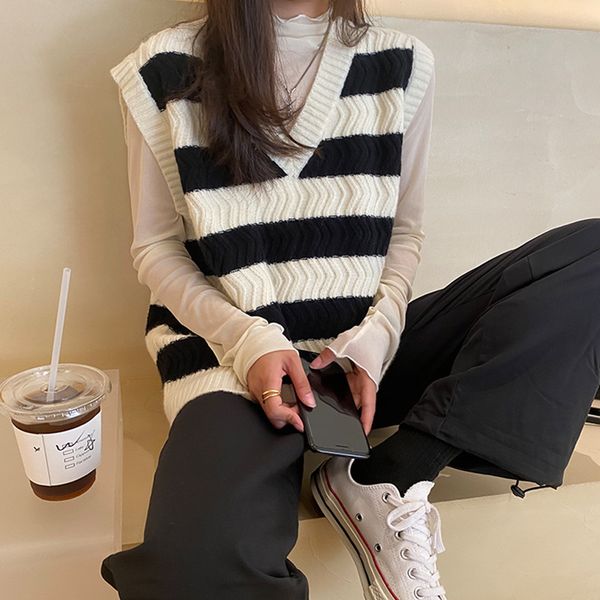 

2021 autumn and winter korean style v neck knitted stripe patchwork sleeveless vest sweaters womens pullovers womens (f1452), White;black