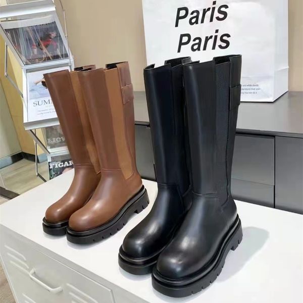 

2021 luxury designer women motorcycle boots leather slip on pure color thick soled knee booties fashion autum outdoor comfortable platform s, Black