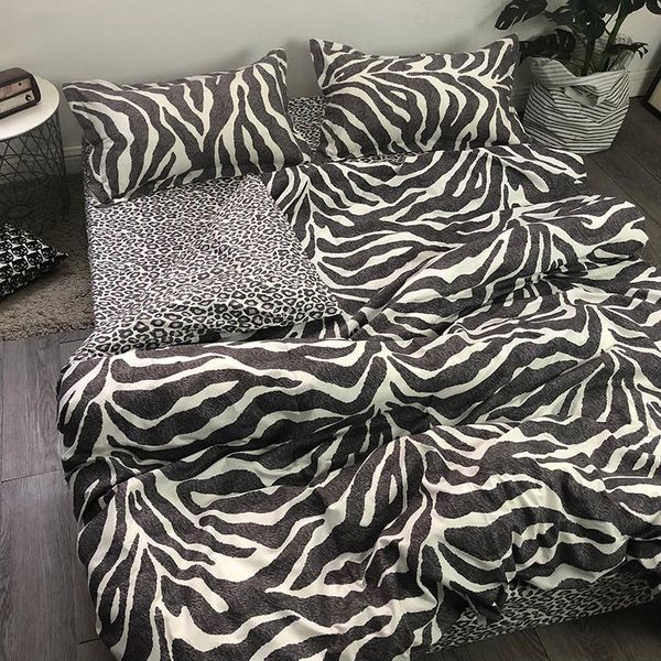 

cushion/decorative pillow four piece-suit bedding set 1.8 m1.5 single student dormitory leopard print three-piece 004