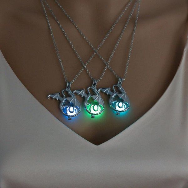 

pendant necklaces 2021 vintage glowing necklace dragon glow in the dark luminous stone fashion man sliver chain jewelry, Silver