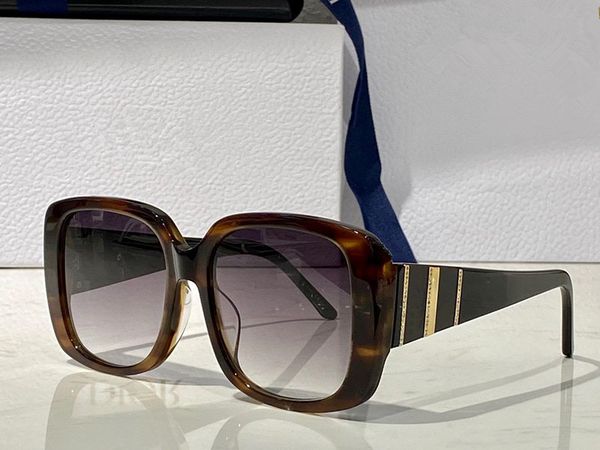 

summer sunglasses for men and women style bye anti-ultraviolet retro plate big square full frame fashion eyeglasses random box, White;black