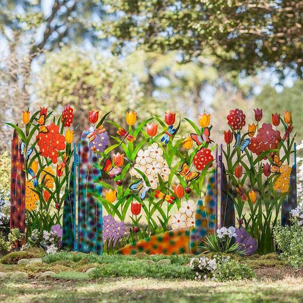 W19 Pannello colorato in metallo a 3 pannelli con farfalle e fiori da giardino, pannello per recinzione edera, decorazione a vite finta per decorazioni da giardino all'aperto Q0811