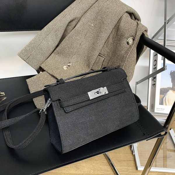 

wholesale women handbag elegant atmospheric leather handbag new solid color canvas portable shoulder bag fashion leather shoulder bag, Black;red