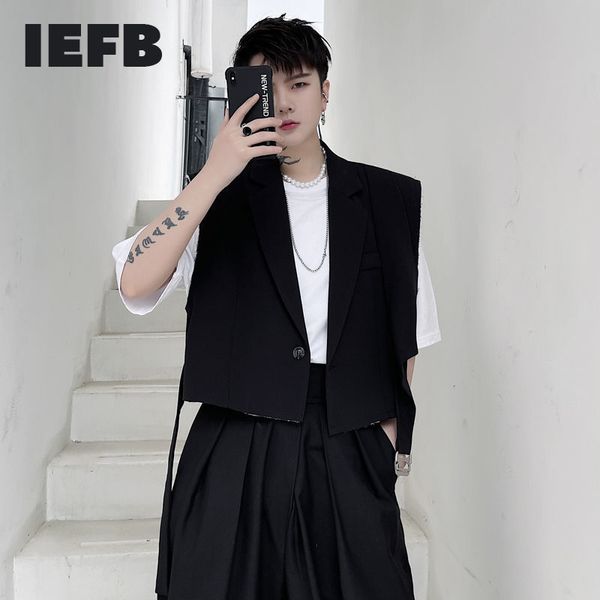 

iefb spring and summer solid metal buckle structure design men's short vest black white sleeveless waitcoat fashion 9y7273 210524