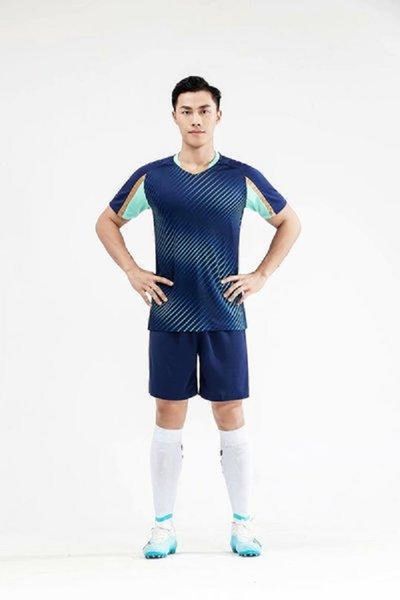 

20-21 arrival blank soccer 1 polyester football uniform t-shirt team suits can be customized, Black