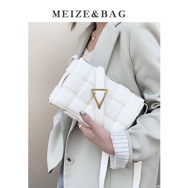 

louis vutton bagthis year's popular small 2021 new fashion summer versatile woven single shoulder messenger bag women's advanced u