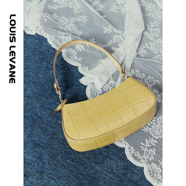 

design hand armpit early spring 2021 new french minority senior stone grain women's bag, Red;black